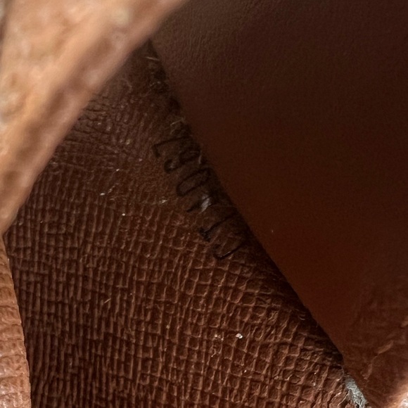 Authentic Louis Vuitton Key Wallet - Picture 4 of 6